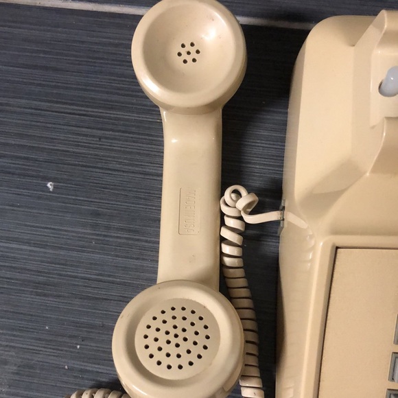 Vintage Cortelco 2500 push button telephone - Picture 3 of 14